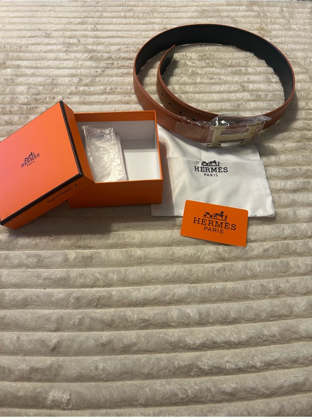 Hermes Tan Leather Men's Belt with Gold H Buckle - Picture 2 of 4